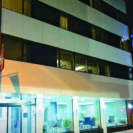 Hotel Sera 2*