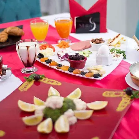Sera Hotel 2*